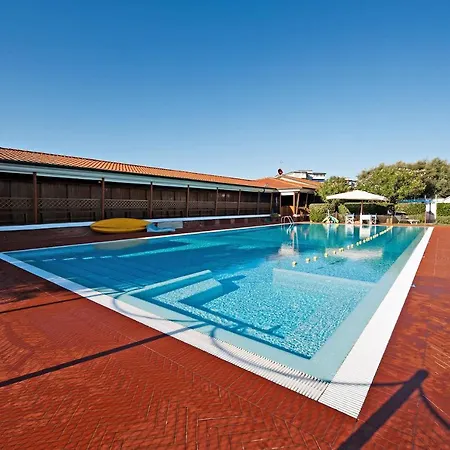 La Bougainville Tuscan Riviera B&B 2* Виареджо